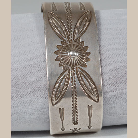 C3009H-bracelet.jpg