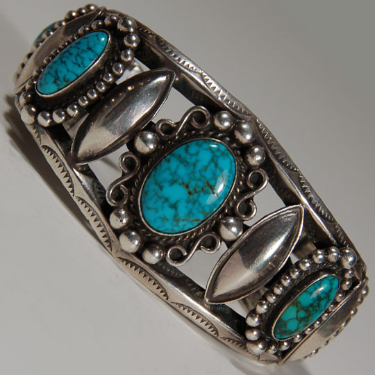 C3210E-bracelet.jpg