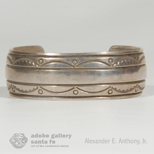 C3864-20-bracelet.jpg