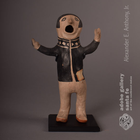 C4047B-figurine2.jpg