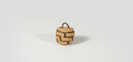 Another view of this miniature masterpiece.