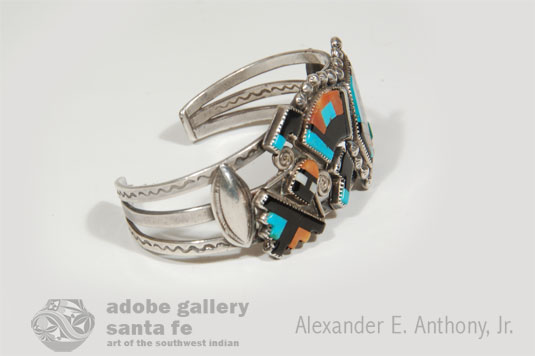 Side view of this wonderful Zuni bracelet.