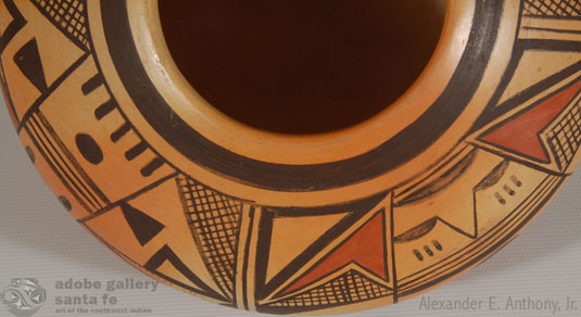 Close up view of the design on this jar.