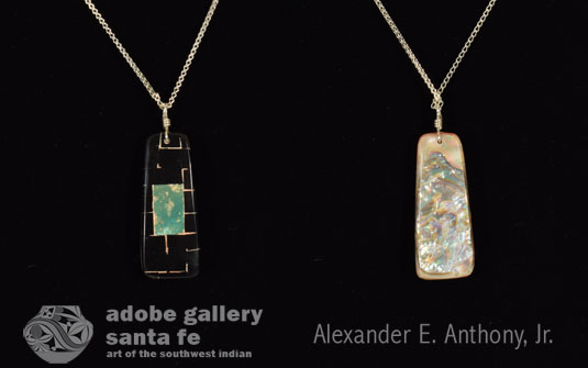Front and back side of this pendant. Front and back side of this pendant.