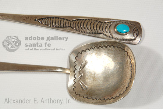 Close up view of the detail of this Flatware Set.