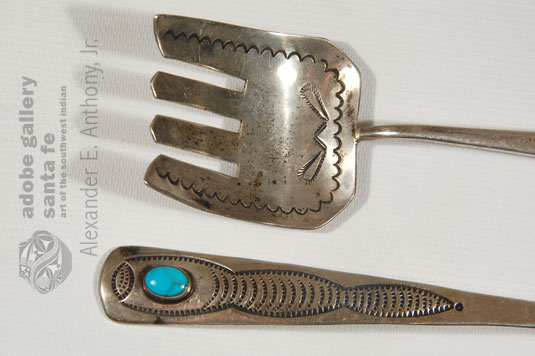 Close up view of the detail of this Flatware Set.