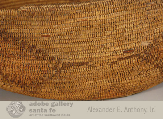 Close up view of the side of this basket.