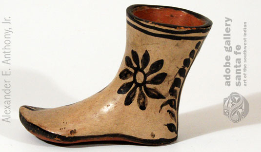 Alternate view of this Pueblo Pottery Moccasin.
